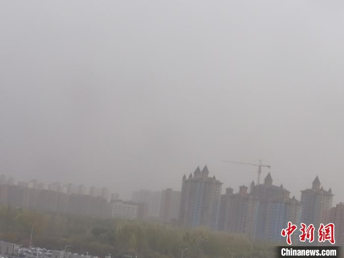 沙塵登場(chǎng)、氣溫暴跌中國(guó)北疆內(nèi)蒙古開(kāi)啟“冷凍模式”