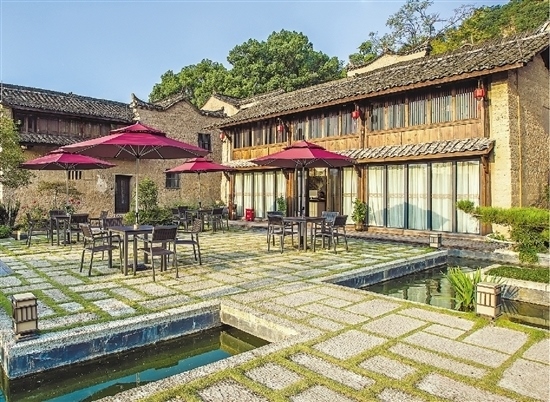 整治后的蓮都區(qū)下南山村催生眾多新業(yè)態(tài)。 當(dāng)?shù)毓﹫D