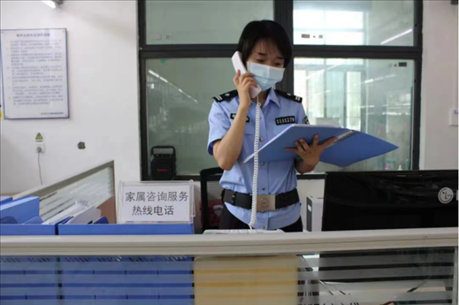 楊莎在工作。四川省女子強(qiáng)制隔離戒毒所供圖