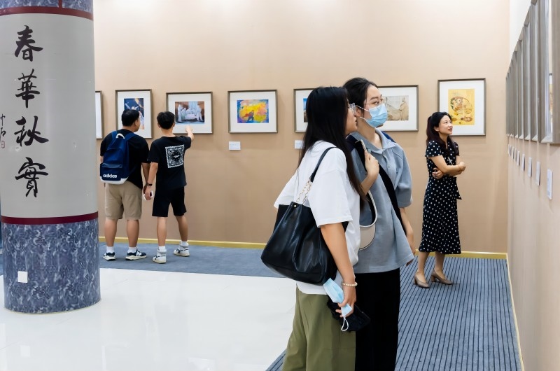 作品展現(xiàn)場(chǎng)。校方供圖