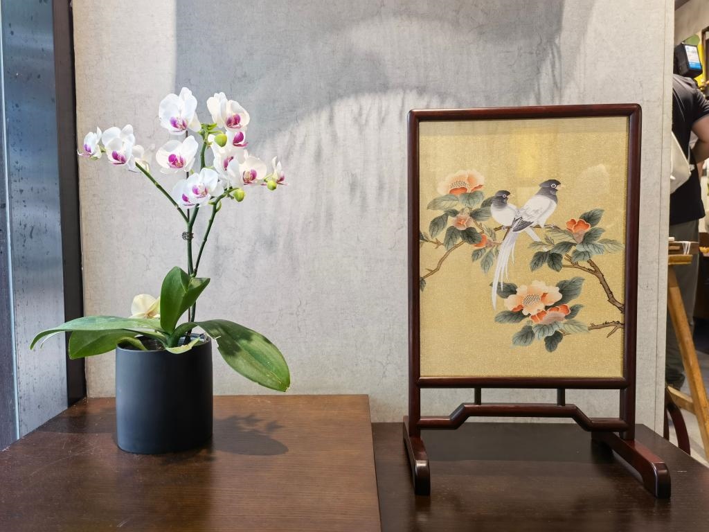 平江路上蘇繡工作室一角。新華社記者 楊依軍 攝