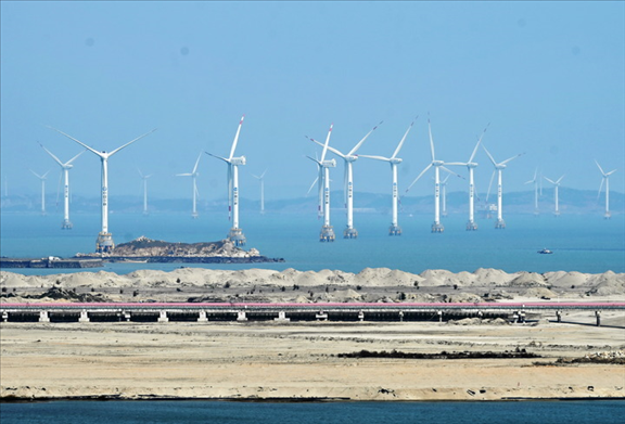 2021年3月9日，三峽福清興化灣海上風(fēng)電場(chǎng)。新華社記者 林善傳 攝