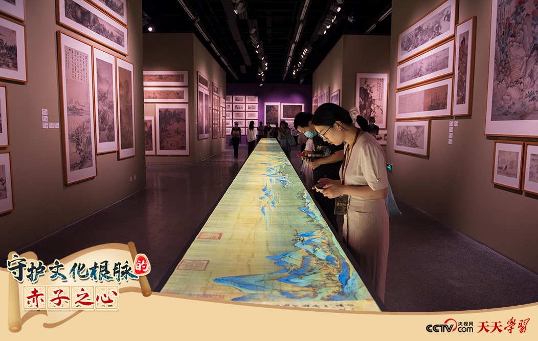 2023年7月1日，觀眾在浙江寧波美術(shù)館參觀中國歷代繪畫大系成果展·寧波特展。
