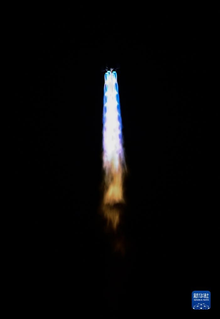 9月7日02時14分，我國在酒泉衛(wèi)星發(fā)射中心使用長征四號丙運載火箭，成功將遙感三十三號03星發(fā)射升空，衛(wèi)星順利進入預(yù)定軌道，發(fā)射任務(wù)獲得圓滿成功。新華社發(fā)（汪江波 攝）
