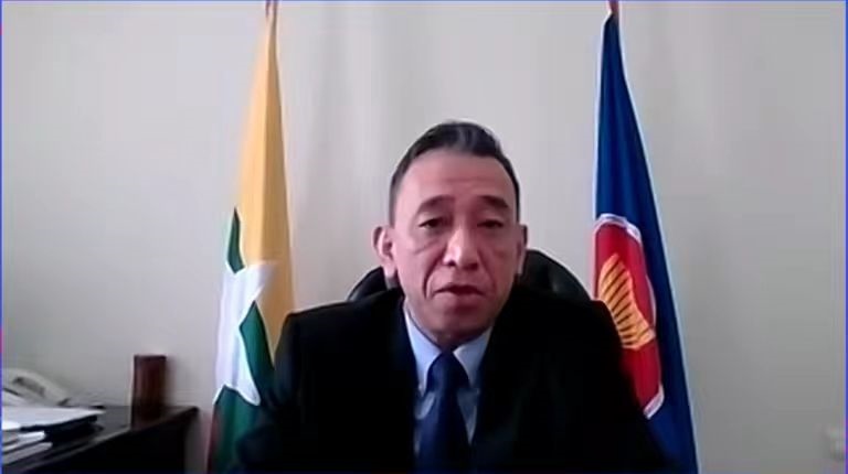 昂苗敏致辭。中國駐東盟使團供圖