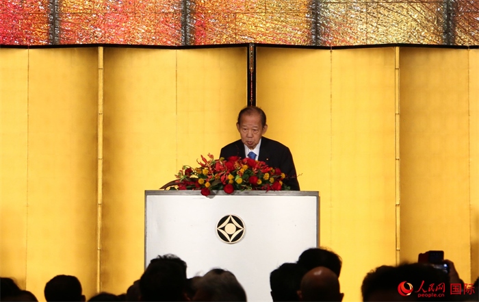 日中友好議員聯(lián)盟會(huì)長(zhǎng)二階俊博發(fā)表致辭。人民網(wǎng) 許可攝