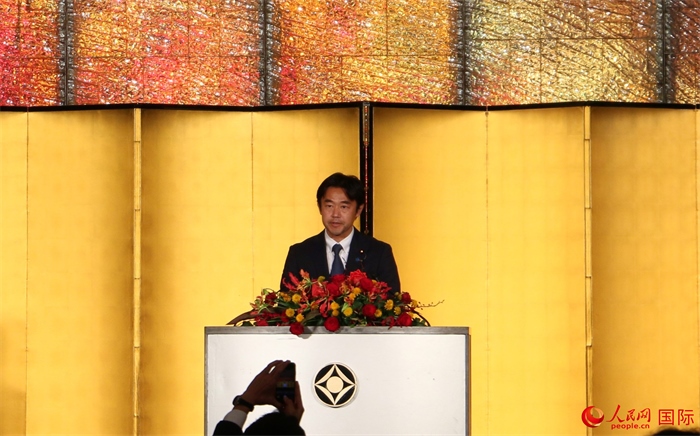日本外務(wù)大臣政務(wù)官穗坂泰發(fā)表致辭。人民網(wǎng) 許可攝