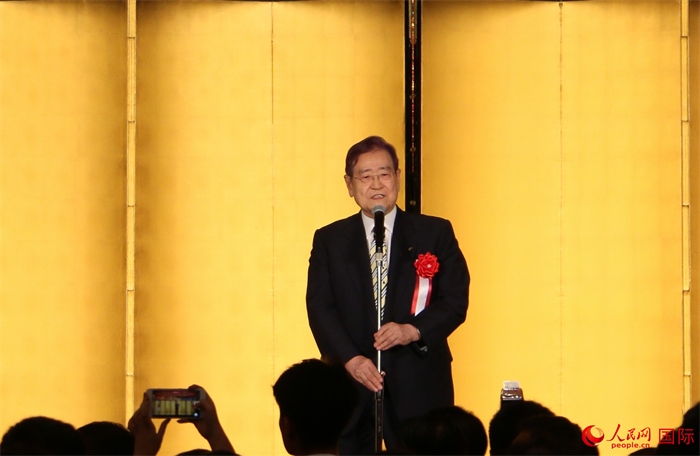 日中協(xié)會(huì)會(huì)長(zhǎng)野田毅致祝酒辭。人民網(wǎng) 許可攝
