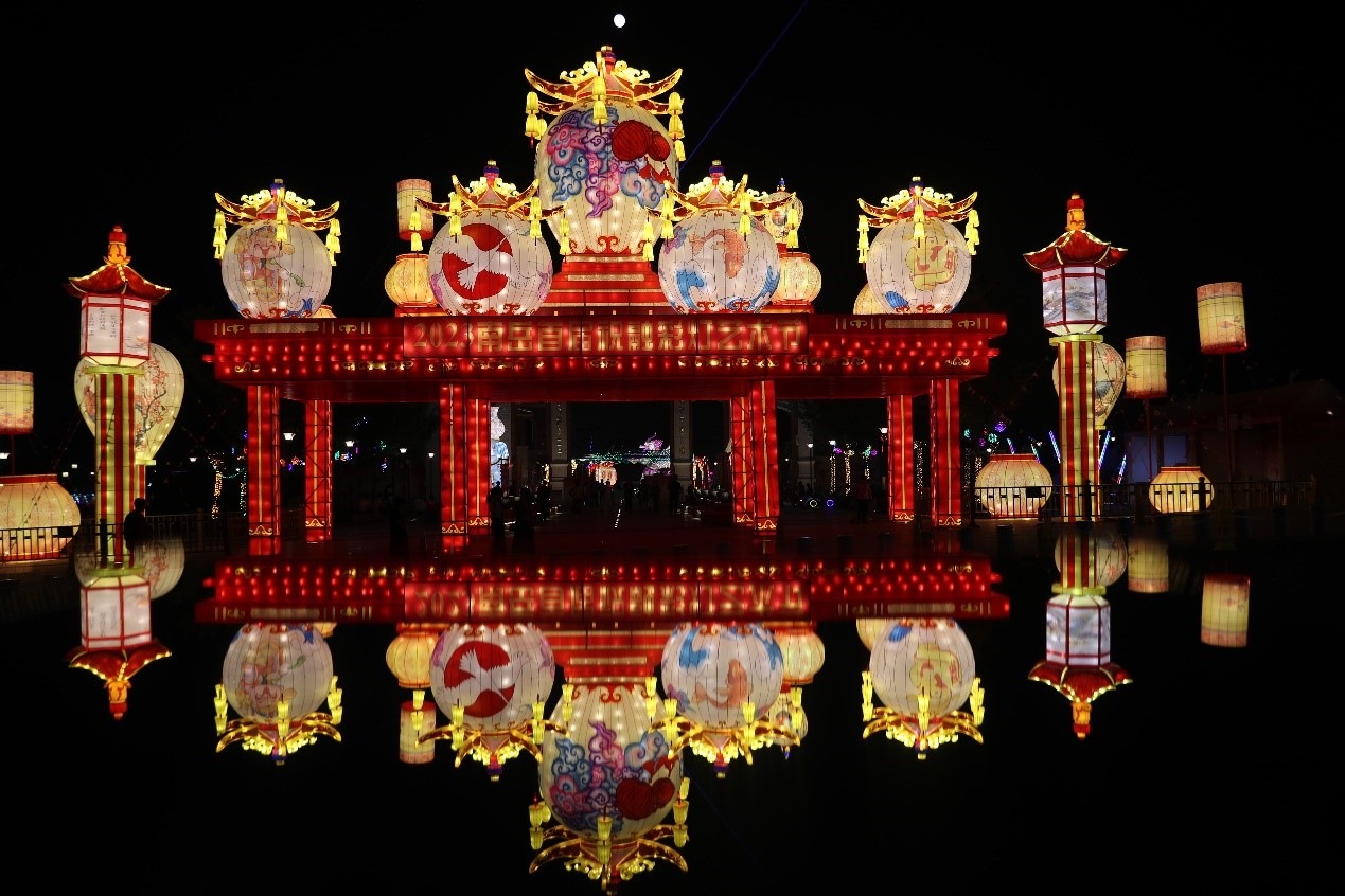 中秋國慶期間，南岳祝融文旅小鎮(zhèn)舉辦祝融花燈節(jié)。曹正平攝