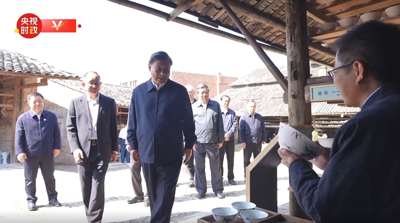 2023年10月11日，習(xí)近平在江西景德鎮(zhèn)考察。（視頻截圖）