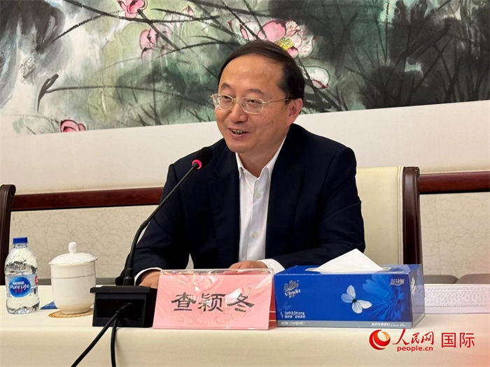 10月31日，蘇州市人民政府副市長查穎冬在第五屆中法文化論壇媒體吹風(fēng)會(huì)上講話。（人民網(wǎng) 謝瑩攝）