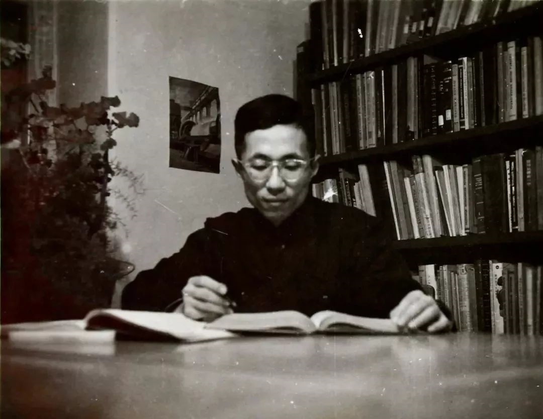 青年時期的秦裕琨。哈爾濱工業(yè)大學供圖