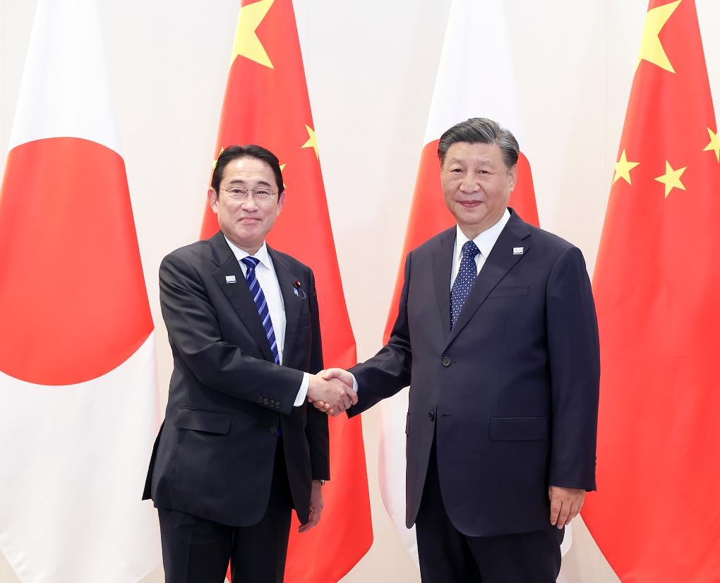 當?shù)貢r間11月16日下午，國家主席習近平在舊金山會見日本首相岸田文雄。