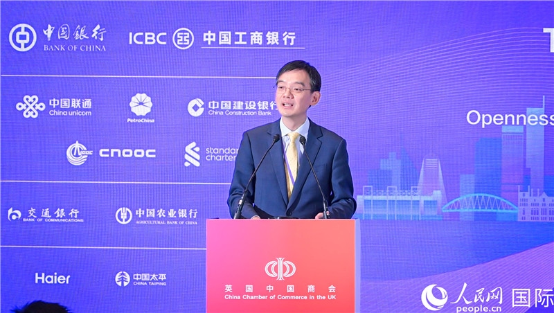 1. 英國中國商會會長、中國銀行倫敦分行行長方文建 致歡迎辭。郭錦標(biāo)攝_副本