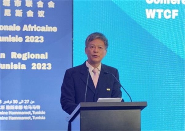 2023世界旅游城市聯(lián)合會(huì)非洲區(qū)域突尼斯會(huì)議 世界旅游城市聯(lián)合會(huì)常務(wù)副秘書長(zhǎng)李寶春致辭。主辦方供圖