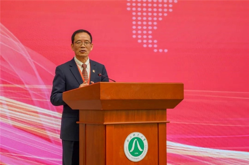 國務(wù)院學(xué)位委員會區(qū)域國別學(xué)學(xué)科評議組秘書長、浙江師范大學(xué)非洲研究院（非洲區(qū)域國別學(xué)院）院長劉鴻武致辭。主辦方供圖