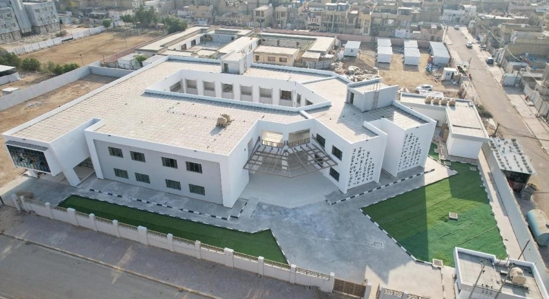 中國(guó)電建承建了679所伊拉克示范學(xué)校。圖為已經(jīng)竣工的伊拉克瓦西特省第20號(hào)學(xué)校。趙沖攝 中國(guó)電建供圖