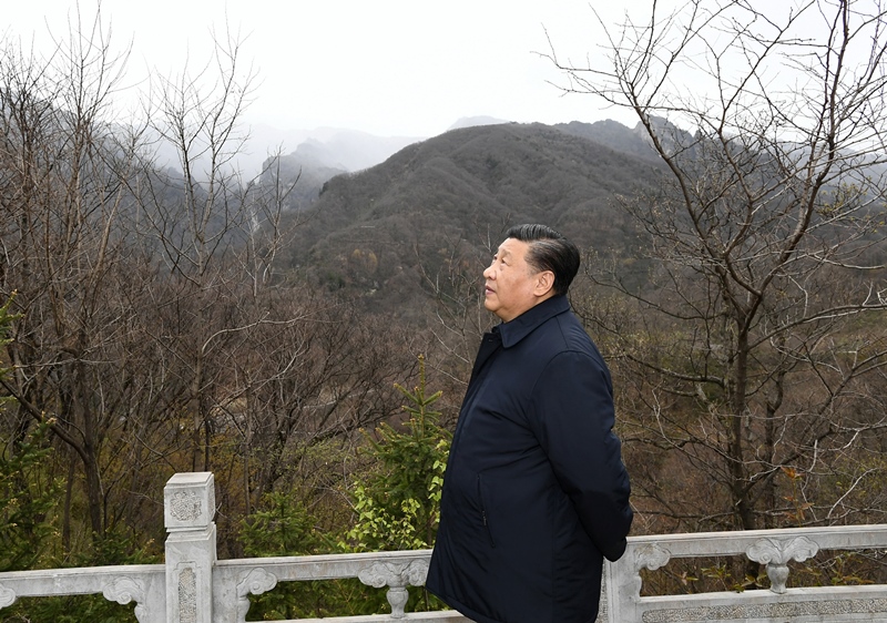 2020年4月20日，習(xí)近平在陜西秦嶺牛背梁國(guó)家級(jí)自然保護(hù)區(qū)，了解秦嶺生態(tài)保護(hù)工作情況。