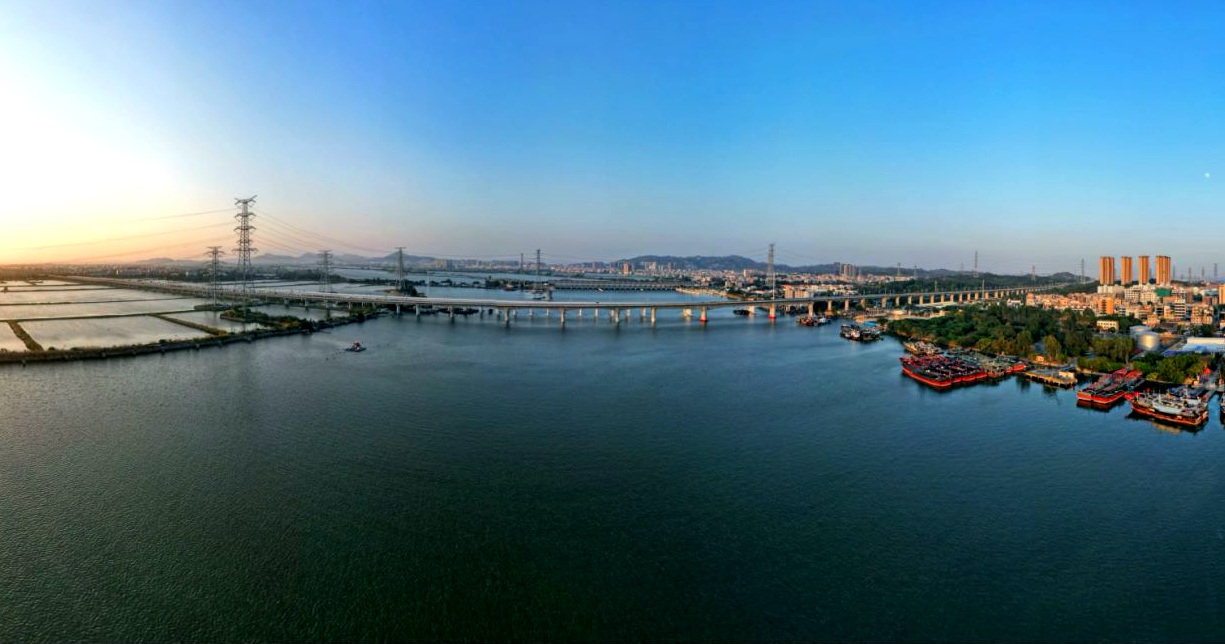 汕汕鐵路練特江大橋。國(guó)鐵集團(tuán)供圖