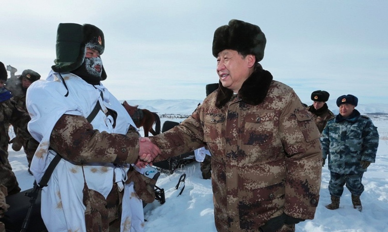 2014年1月26日，習(xí)近平總書記春節(jié)前夕冒嚴寒踏冰雪慰問邊防官兵。