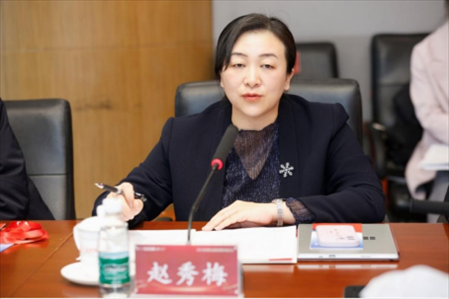 人民網(wǎng)輿情數(shù)據(jù)中心主任、人民在線(xiàn)總經(jīng)理趙秀梅發(fā)言