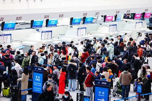 2024年春運(yùn)首日，大興機(jī)場預(yù)計保障進(jìn)出港旅客13.59萬人次。大興機(jī)場供圖