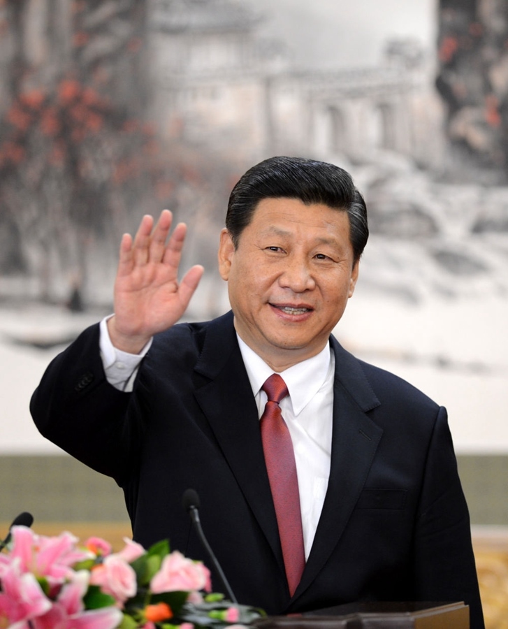 2012年11月15日，剛剛在中共十八屆一中全會(huì)上當(dāng)選中共中央總書(shū)記的習(xí)近平在北京人民大會(huì)堂同采訪十八大的中外記者親切見(jiàn)面。新華社記者 謝環(huán)馳 攝
