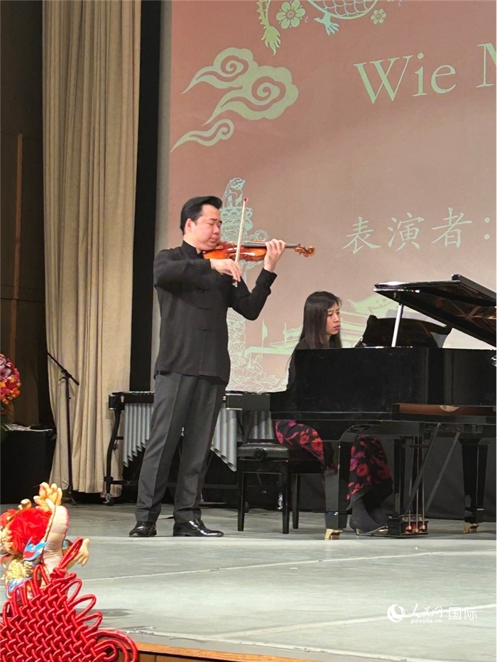 小提琴獨(dú)奏《Wie Melodien zieht es mir》《新春樂(lè)》，表演者：寧峰、韓卉菁（鋼琴伴奏）