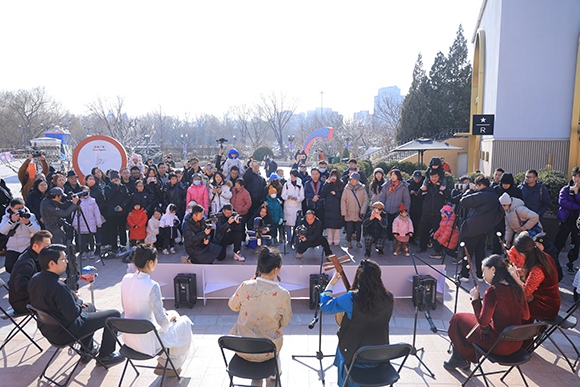 中國音樂學院“國樂快閃”演出。學校供圖
