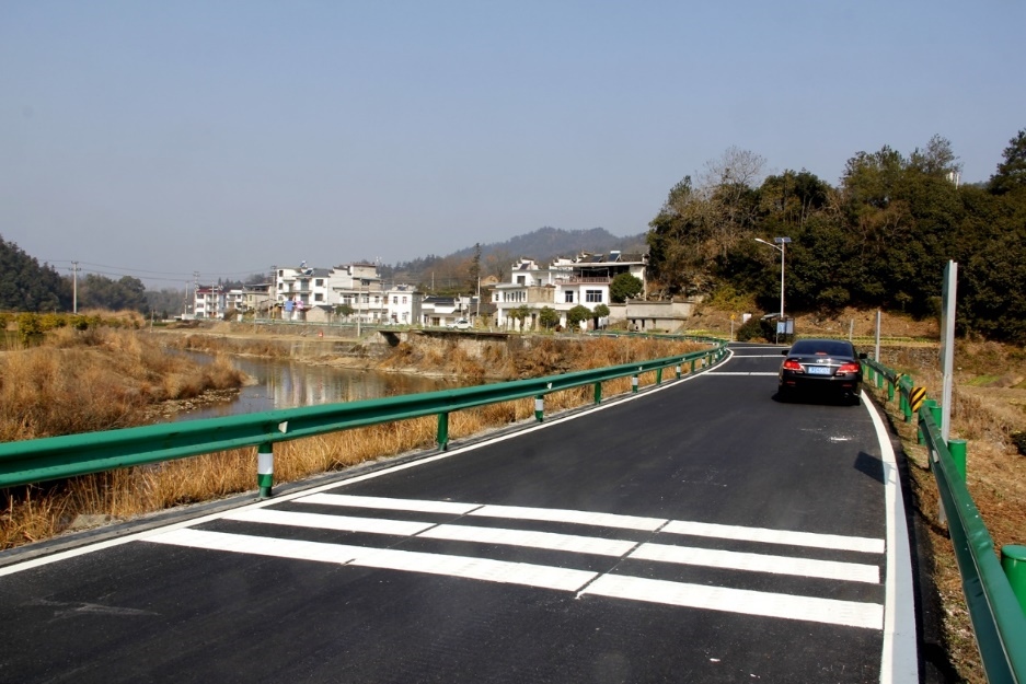 安徽省休寧縣農(nóng)村公路。受訪方供圖