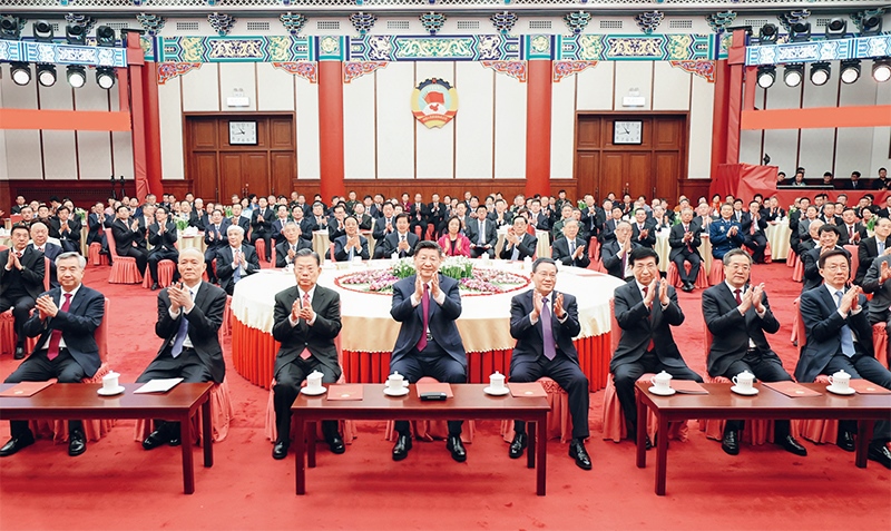 2023年12月29日，全國政協(xié)在北京舉行新年茶話會。黨和國家領導人習近平、李強、趙樂際、王滬寧、蔡奇、丁薛祥、李希、韓正出席茶話會并觀看演出。 新華社記者 鞠鵬/攝