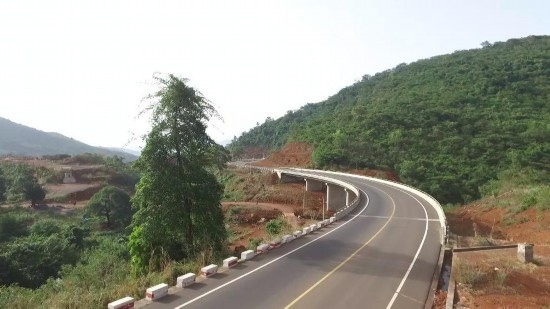 中塞友誼公路。