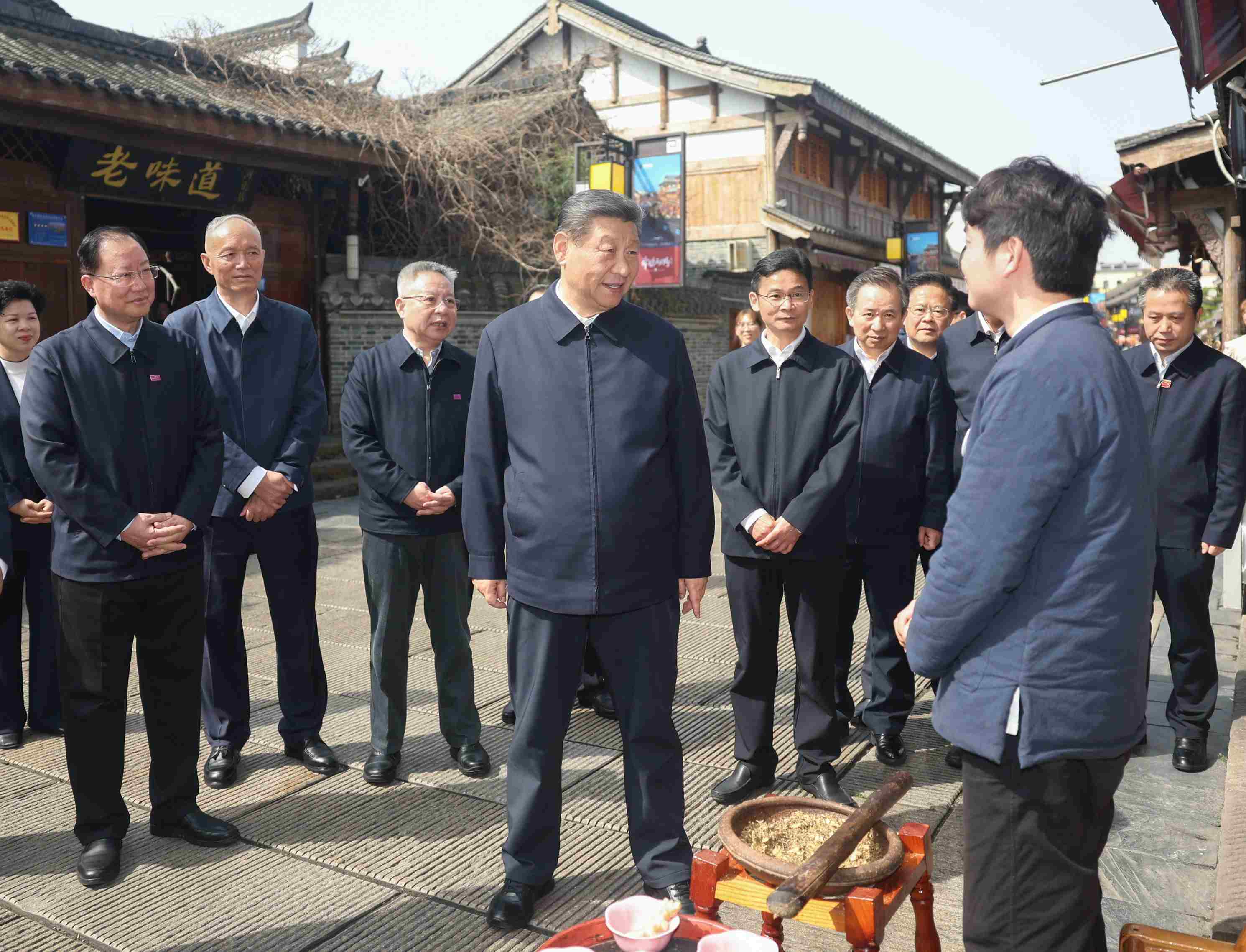 △ 2024年3月19日，習(xí)近平總書(shū)記在湖南常德河街考察。