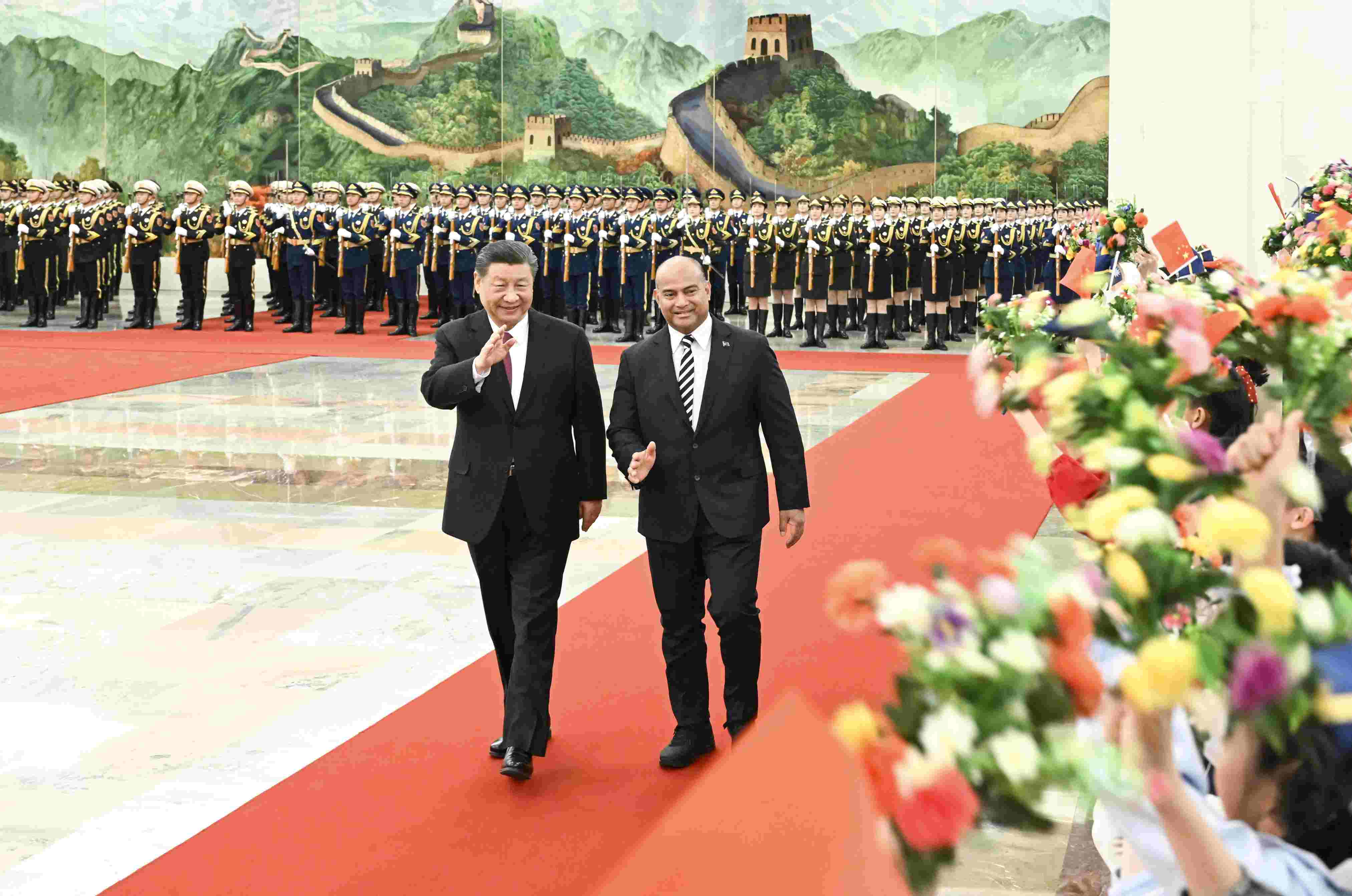 2024年3月25日，習(xí)近平主席在人民大會(huì)堂北大廳為瑙魯總統(tǒng)阿迪昂舉行歡迎儀式。