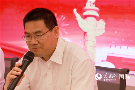 北京海外聯(lián)誼會(huì)會(huì)長(zhǎng)楊晉柏在座談會(huì)上致辭。人民網(wǎng)記者 陳海琪攝
