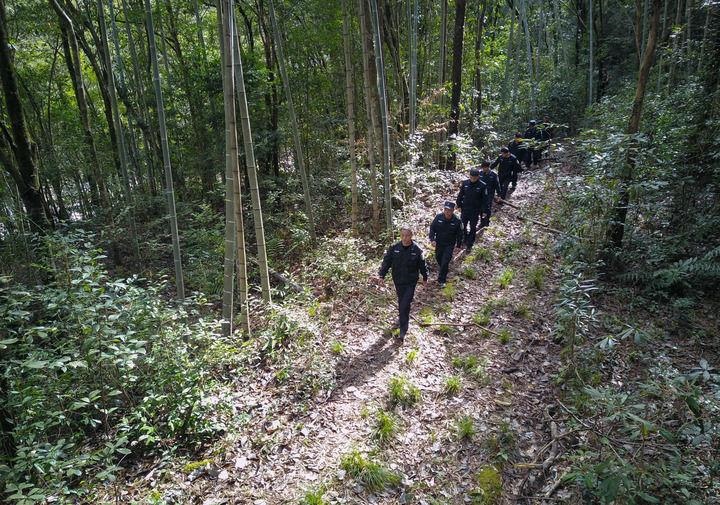 △2022年1月19日，武夷山國家公園護林員在巡山。