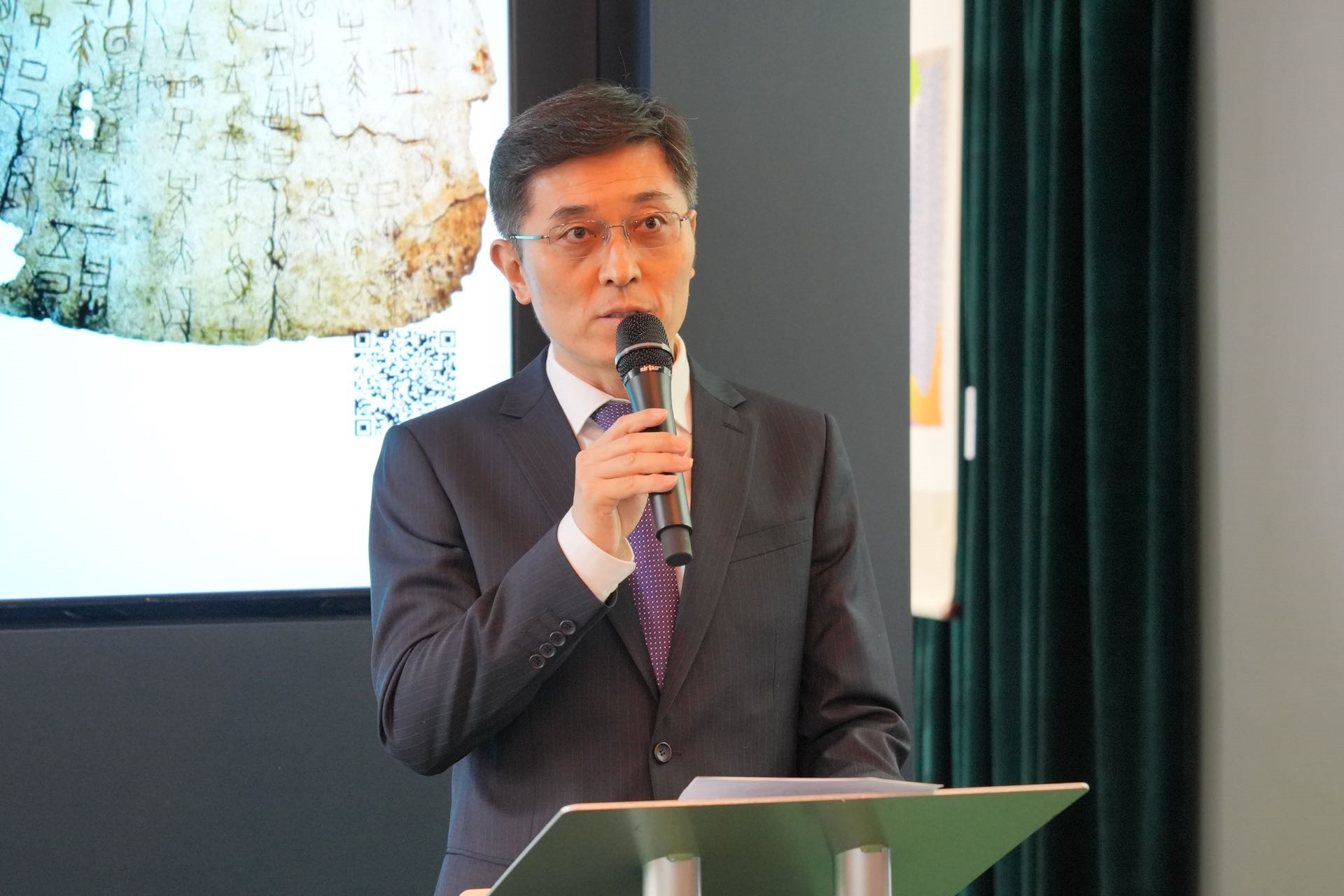 中國駐英國使館公使楊曉光致辭。主辦方供圖