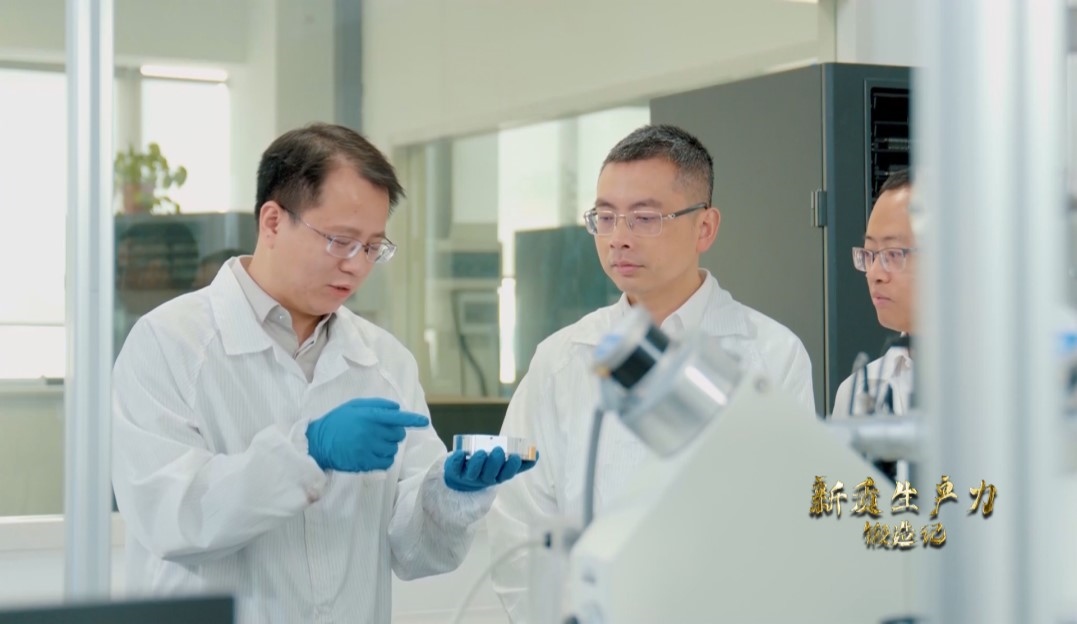 長沙巴斯夫杉杉電池材料研究院，正在進(jìn)行電池材料研究。