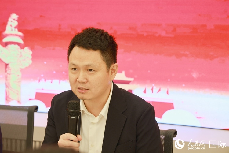 中國駐里約熱內盧總領館副總領事王尉育在座談會上致辭。人民網記者 陳海琪攝