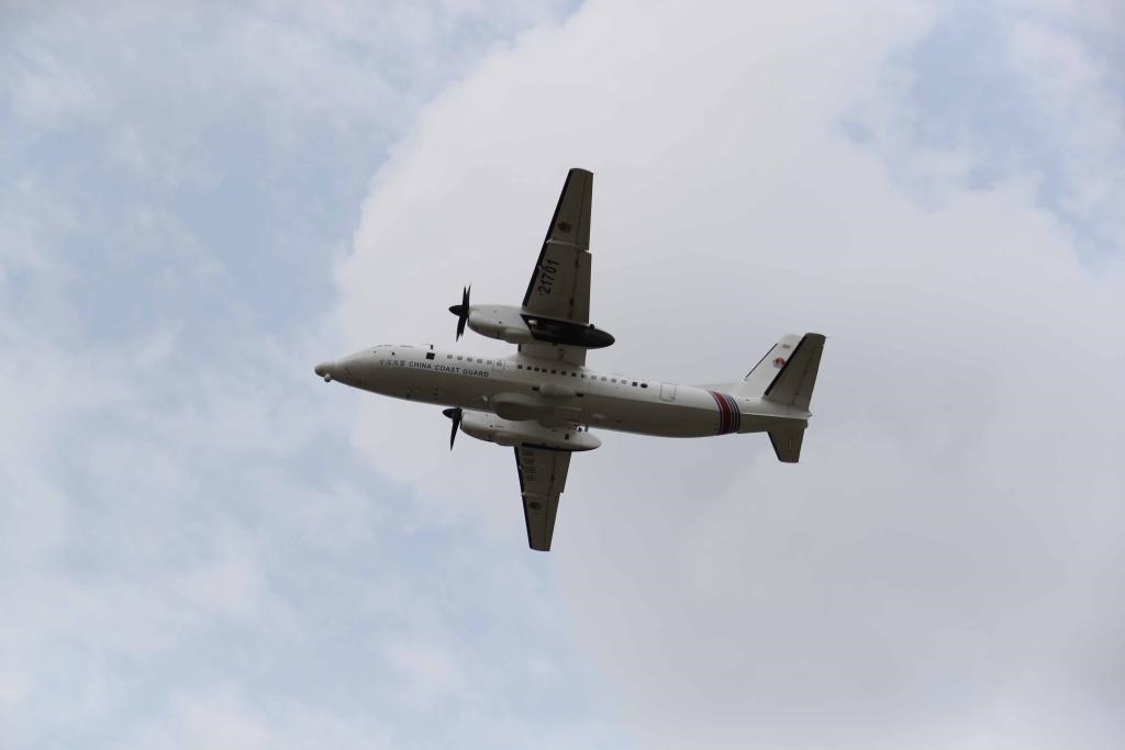 圖為5月14日海警飛機在休漁海域進行空中巡查。（中國海警局南海分局供圖）