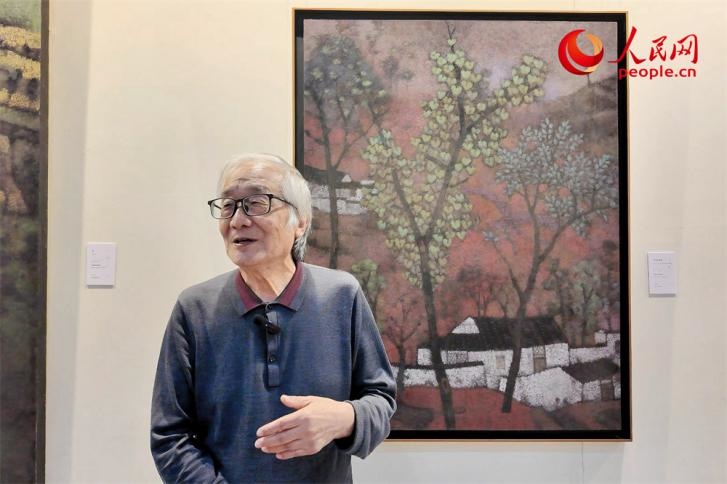 中央文史研究館書畫院院部委員、清華大學吳冠中藝術(shù)研究中心副主任王秦生正在接受人民網(wǎng)的采訪。人民網(wǎng)記者 劉微攝