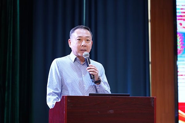 北京大鸞翔宇慈善基金會理事長、周恩來侄外孫沈清講述周恩來的讀書故事。