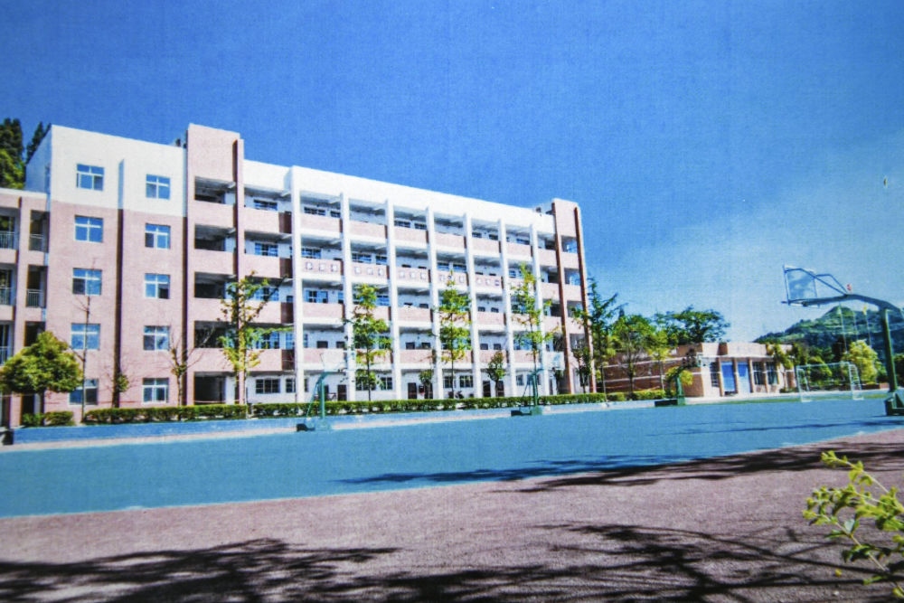 建成之初的之江小學教學樓（資料照片翻拍）。