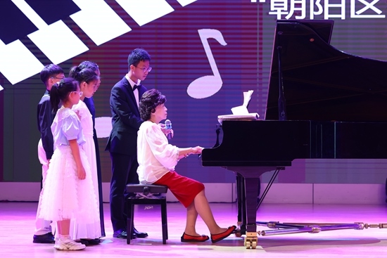 鮑蕙蕎擔(dān)任指導(dǎo)。通過專家的點評