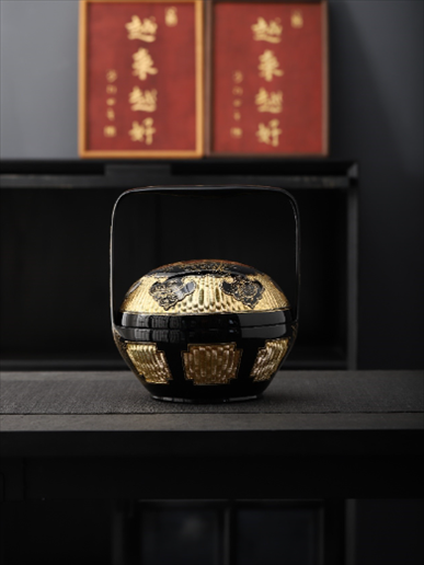 永春漆籃作品《籃犀》。中國美術(shù)館供圖