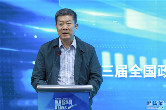中國版權(quán)協(xié)會理事長、第十三屆全國政協(xié)文化文史和學(xué)習(xí)委員會副主任、新聞出版總署原副署長、國家版權(quán)局原副局長閻曉宏現(xiàn)場致辭