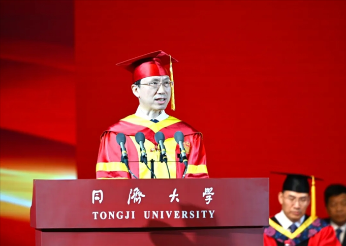 同濟(jì)大學(xué)校長、中國工程院院士鄭慶華