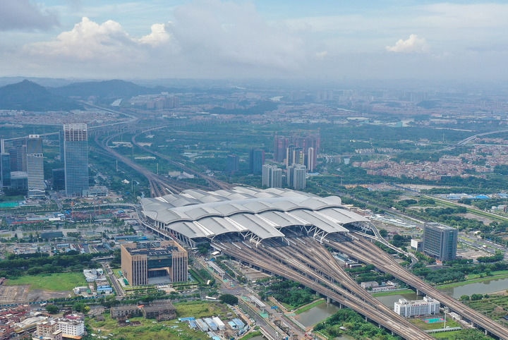 這是2024年6月23日拍攝的廣州南站（無人機照片）。新華社記者 劉大偉 攝