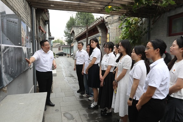 北京大中小學(xué)思政教師赴實(shí)踐教學(xué)基地現(xiàn)場(chǎng)備課。北京市教委供圖