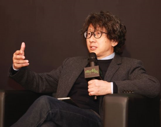 在學術論壇上發(fā)言的朱銳。（受訪者供圖）